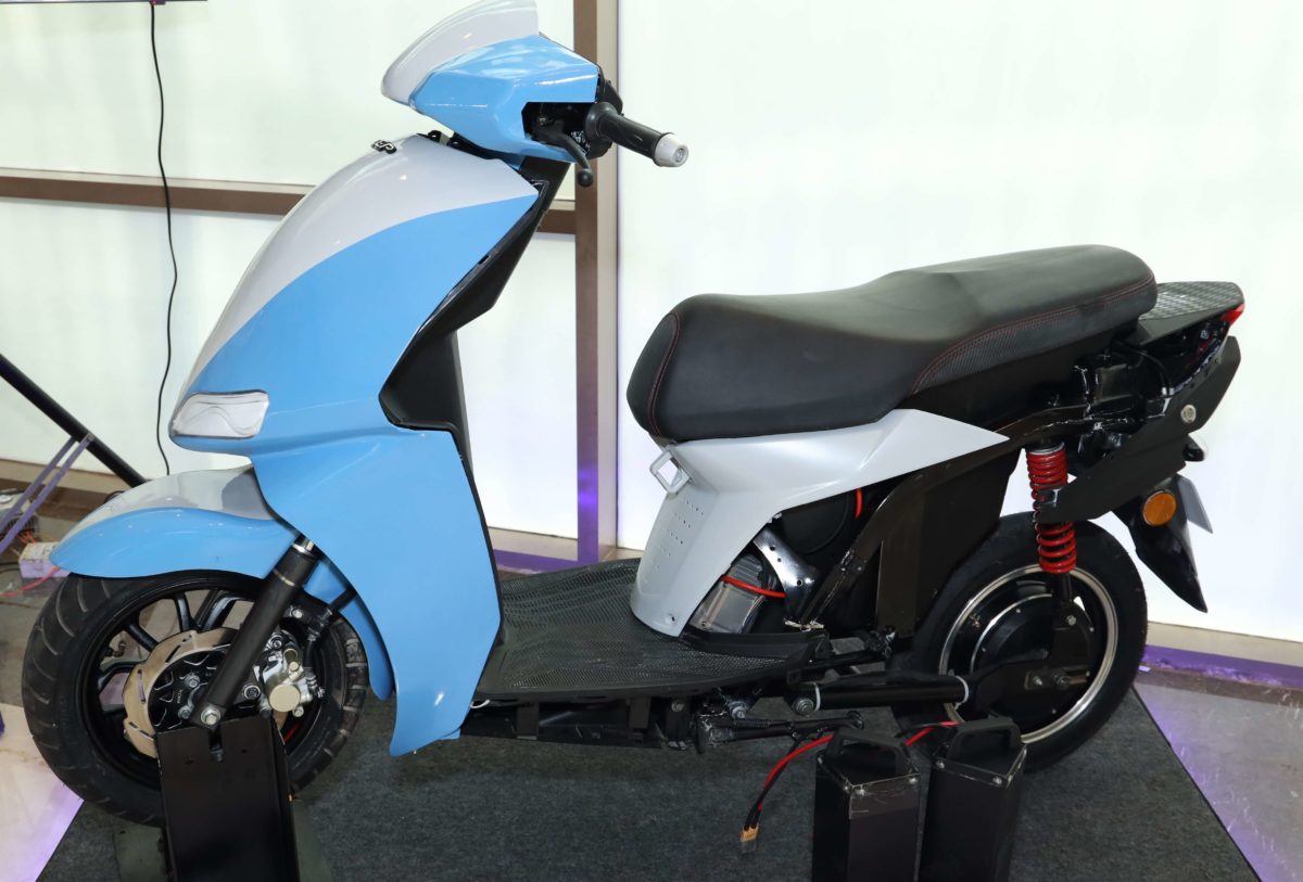 DEP designs and displays an electric scooter technology demonstrator to ...